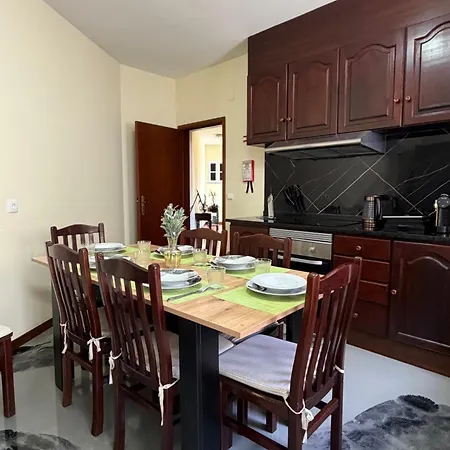 Cabo Girao With Sea Views And Hot Tub For 8 Guests Holiday home